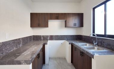Venta de Casa de 3 Recámaras de 2 Plantas en Montellano2 en V de A