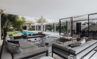 5 Bedroom Villa for rent in Kerobokan, Bali