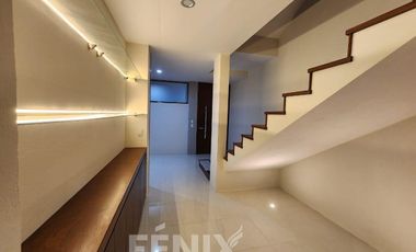 Casa en venta en Fracc. Paseo de la Reina- Diseño interior 100% exclusivo