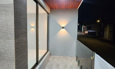 Casa en venta en Fracc. Paseo de la Reina- Diseño interior 100% exclusivo