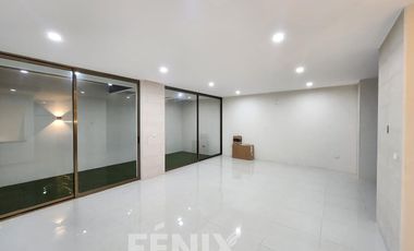 Casa en venta en Fracc. Paseo de la Reina- Diseño interior 100% exclusivo