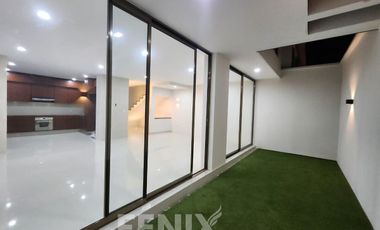 Casa en venta en Fracc. Paseo de la Reina- Diseño interior 100% exclusivo