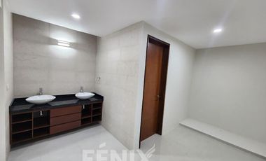 Casa en venta en Fracc. Paseo de la Reina- Diseño interior 100% exclusivo