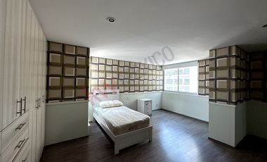 Tu Oasis Privado en la Ciudad: Penthouse de 357 m² en Lomas del Río.