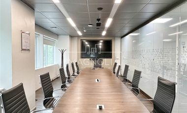 Oficina en Arriendo en A pasos del Metro El Golf