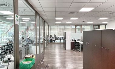 Oficina en Arriendo en A pasos del Metro El Golf