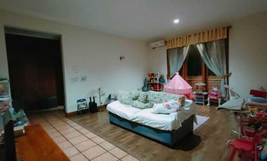 Dijual Rumah Mewah Dan Bagus di Mega Kebon Jeruk, Jakarta Barat