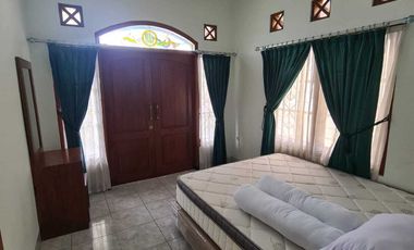 RUMAH 2 LANTAI BUAT HOMESTAY STRATEGIS MURAH DEKAT JL BUGISAN YOGYA