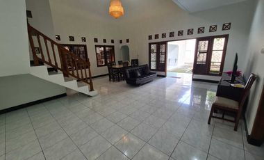 RUMAH 2 LANTAI BUAT HOMESTAY STRATEGIS MURAH DEKAT JL BUGISAN YOGYA