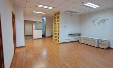 Sewa Kantor Semi Furnish 163 m2 di Prudential Center Kota Kasablanka