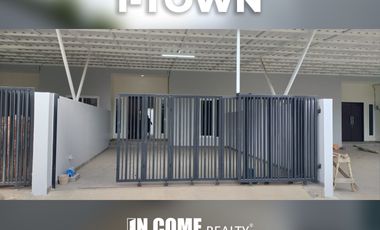 DIJUAL RUMAH MEWAH I-TOWN JALAN RESIDEN ABDUL ROZAK PALEMBANG