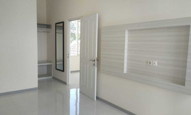 Rumah Baru Gress Pondok Tjandra 2 Lantai siap Huni dekat Club House