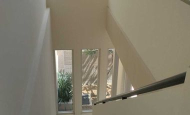 Rumah Baru Gress Pondok Tjandra 2 Lantai siap Huni dekat Club House