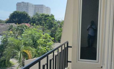 Rumah Baru Gress Pondok Tjandra 2 Lantai siap Huni dekat Club House