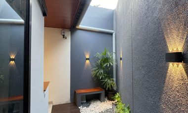 Rumah Baru 2 lantai, dekat kampus UII, Stadion Maguwoharjo dan RS