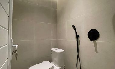 Rumah Baru 2 lantai, dekat kampus UII, Stadion Maguwoharjo dan RS