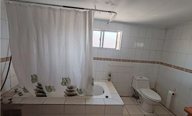 SE ARRIENDA HERMOSA CASA FAMILIAR CON PISCINA
