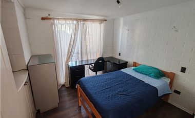 SE ARRIENDA HERMOSA CASA FAMILIAR CON PISCINA