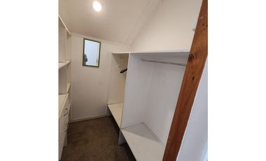 SE ARRIENDA HERMOSA CASA FAMILIAR CON PISCINA