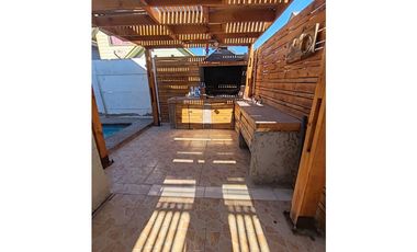 SE ARRIENDA HERMOSA CASA FAMILIAR CON PISCINA