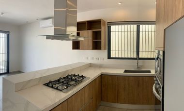Renta Casa Nueva en Residencial Alina, zona Carretera Nacional,  Monterrey