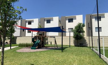 Renta Casa Nueva en Residencial Alina, zona Carretera Nacional,  Monterrey