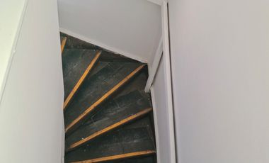 CASA  CON 8 OFICINAS U DORMITORIOS  BARRIO UNIVERSITARIO