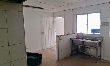 CASA  CON 8 OFICINAS U DORMITORIOS  BARRIO UNIVERSITARIO