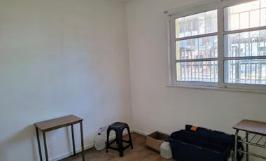 CASA  CON 8 OFICINAS U DORMITORIOS  BARRIO UNIVERSITARIO