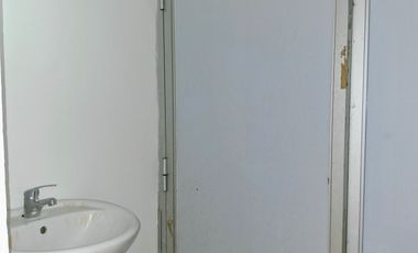 CASA  CON 8 OFICINAS U DORMITORIOS  BARRIO UNIVERSITARIO