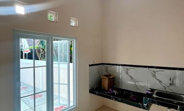 Rumah baru desain Klasik dekat pasar Ngipik Banguntapan