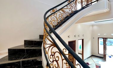 Rumah baru desain Klasik dekat pasar Ngipik Banguntapan