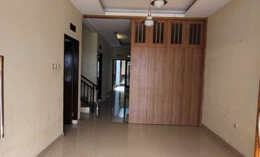 KEREN BANGET NIH RUMAH SIAP.HUNI 2 LANTAI ANTAPANI TENGAH BANDUNG