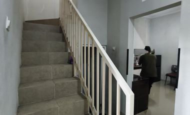 Rumah solo gentan purbayan 2 lantai dekat jalan mangesti raya