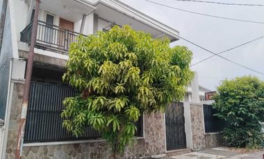 Dijual rumah modern minimalis 2 lantai, lokasi strategis, full furnish