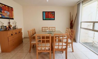 CASA EN VENTA EN MORELIA, FRACC. JARDINES DE VISTA BELLA.