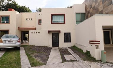 CASA EN VENTA EN MORELIA, FRACC. JARDINES DE VISTA BELLA.