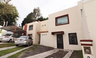 CASA EN VENTA EN MORELIA, FRACC. JARDINES DE VISTA BELLA.