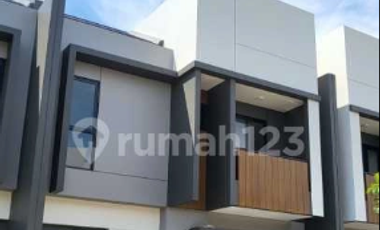 Rumah kontrakan rapih siap huni di cluster Regia Sumarecon Crown Bekas