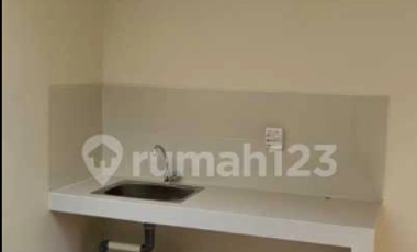 Rumah kontrakan rapih siap huni di cluster Regia Sumarecon Crown Bekas