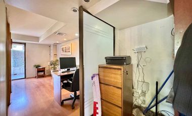 Amplio Local Comercial u Oficina en Manquehue Sur