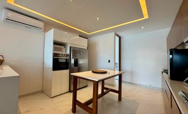 Residencia de Lujo en Venta - Lagos del Sol - Vista al Lago