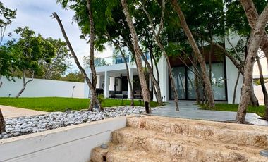 Residencia de Lujo en Venta - Lagos del Sol - Vista al Lago