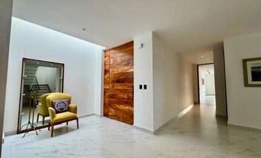 Residencia de Lujo en Venta - Lagos del Sol - Vista al Lago