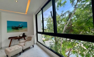 Residencia de Lujo en Venta - Lagos del Sol - Vista al Lago