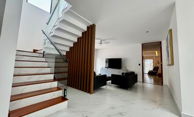 Residencia de Lujo en Venta - Lagos del Sol - Vista al Lago