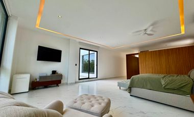 Residencia de Lujo en Venta - Lagos del Sol - Vista al Lago