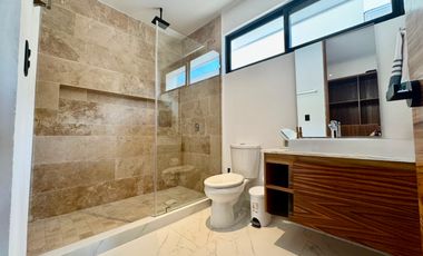 Residencia de Lujo en Venta - Lagos del Sol - Vista al Lago