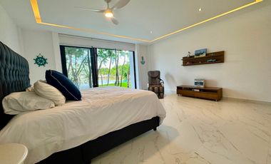 Residencia de Lujo en Venta - Lagos del Sol - Vista al Lago