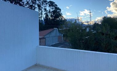 Casa en urbanización, sector Av. Solano